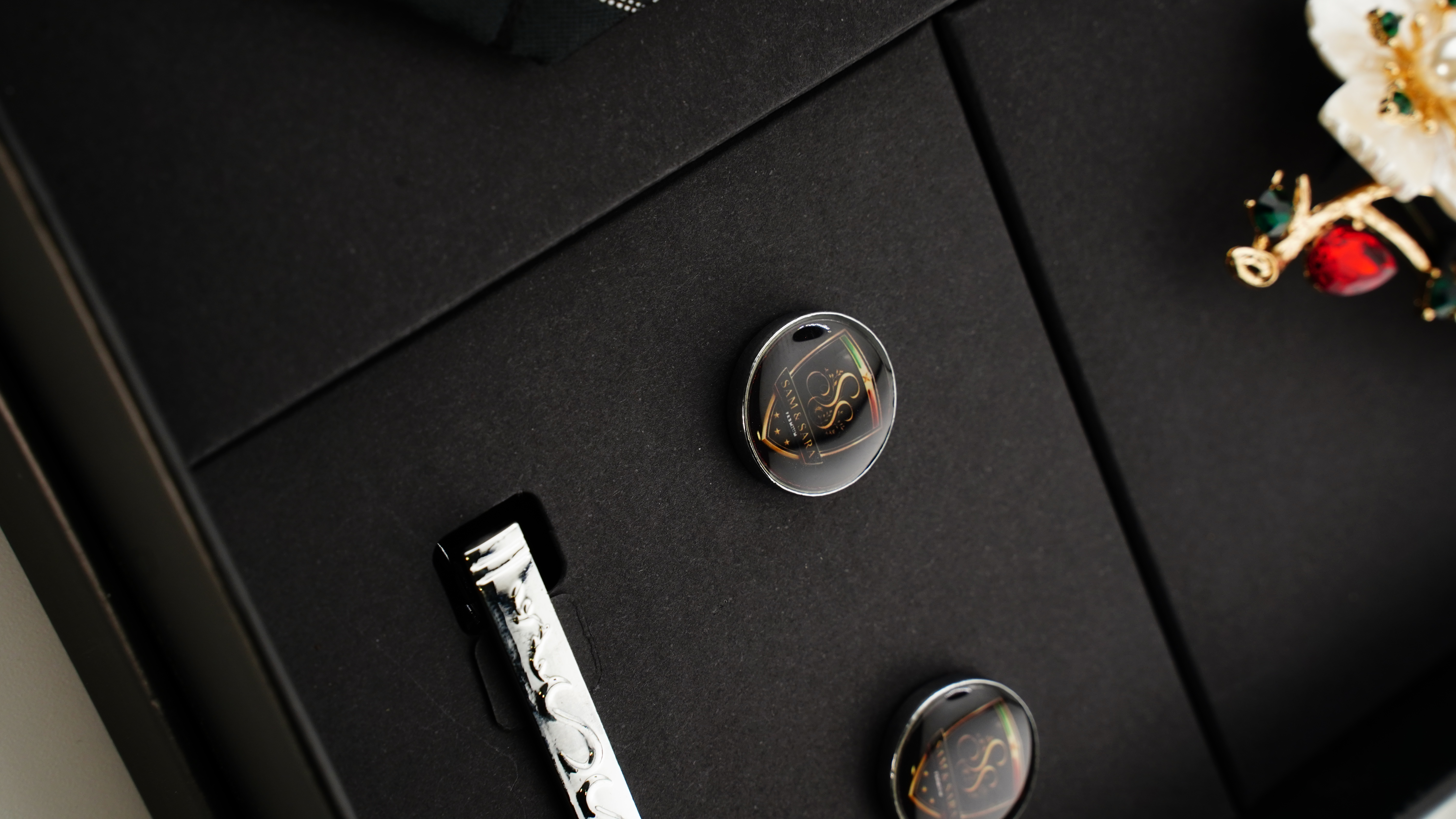 Sam & Sara Classic Silver Bowtie Set — cufflink and tie clip detail