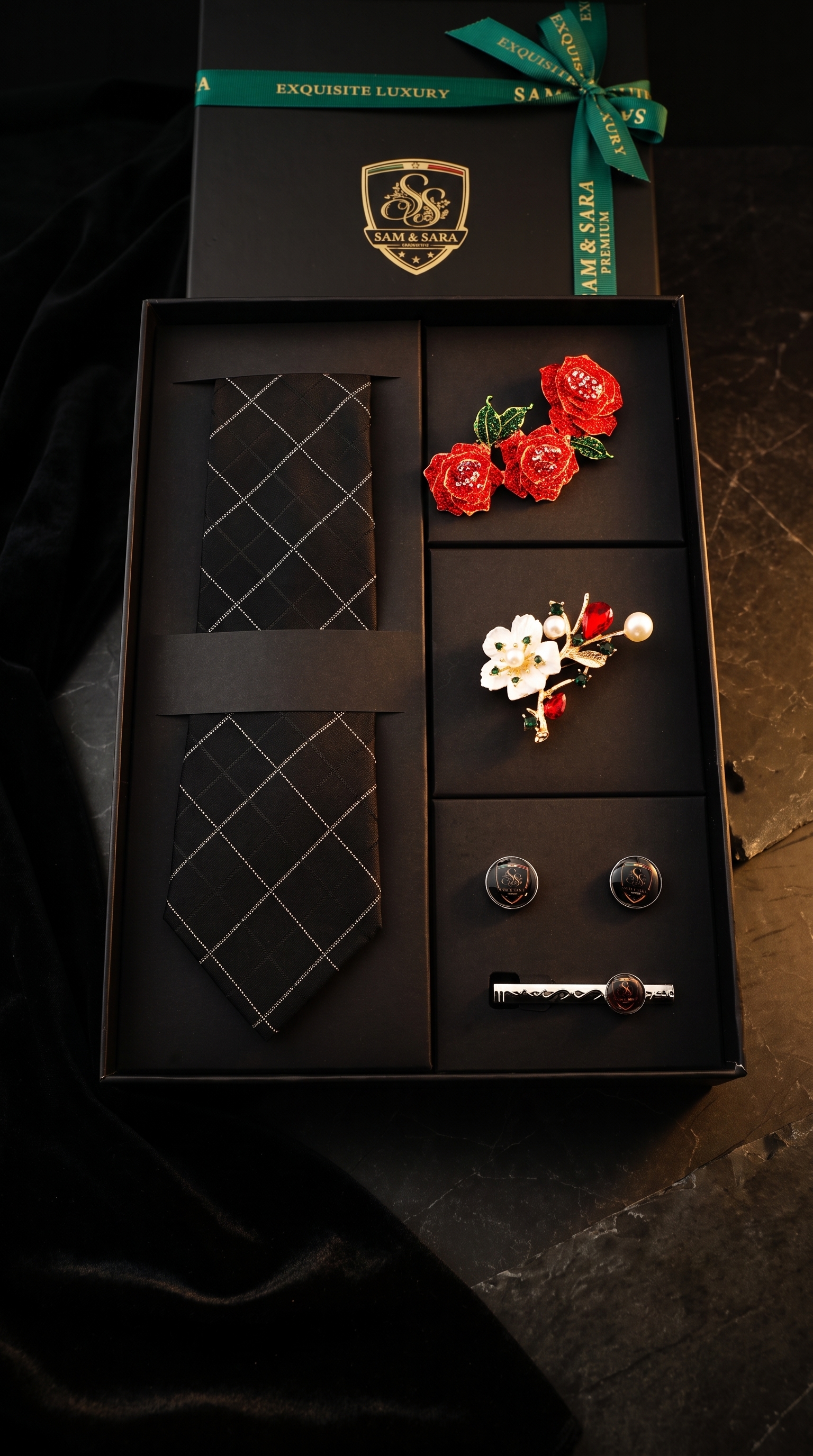 Sam & Sara Classic Silver Bowtie Set — full set